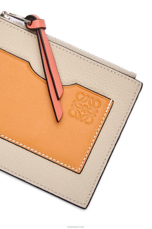 avena ligera/miel tarjetero grande con monedas de suave piel de becerro granulada Loewe R8J8Z1353 mujer