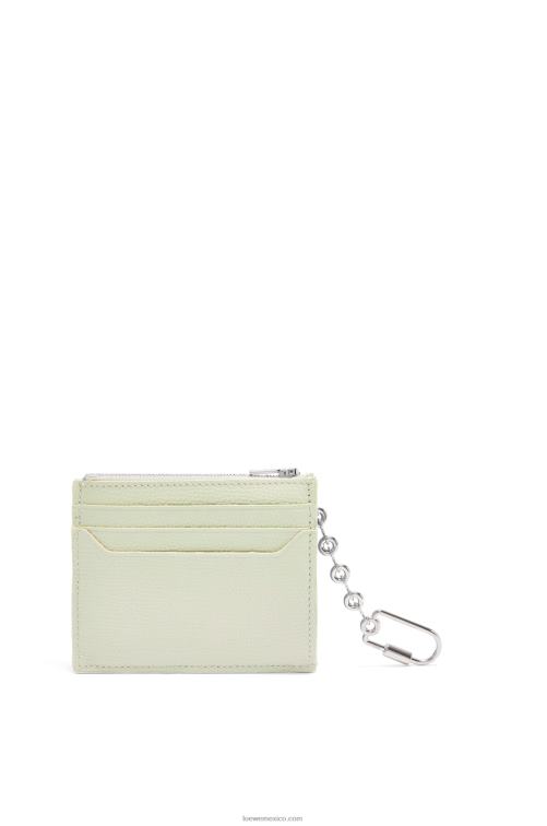 celadón claro tarjetero cuadrado con anagrama de piel de becerro granulada con cadena Loewe R8J8Z1417 mujer