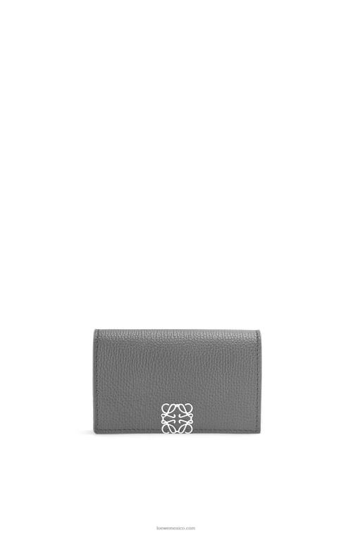 gris asfalto tarjetero con anagrama de piel de becerro granulada Loewe R8J8Z1374 mujer