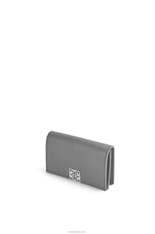 gris asfalto tarjetero con anagrama de piel de becerro granulada Loewe R8J8Z1374 mujer