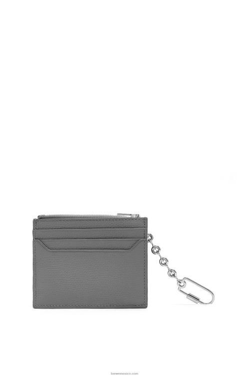 gris asfalto tarjetero cuadrado con anagrama de piel de becerro granulada con cadena Loewe R8J8Z1384 mujer
