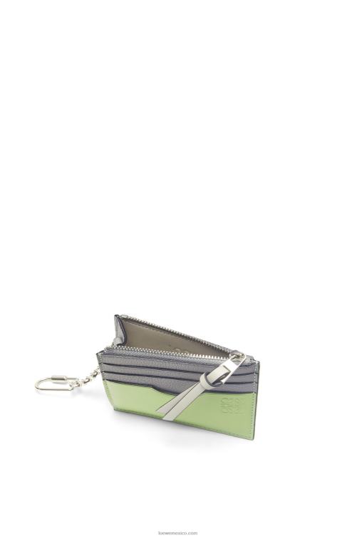 gris perla/verde pálido claro tarjetero cuadrado de suave piel de becerro graneada con cadena Loewe R8J8Z1366 mujer