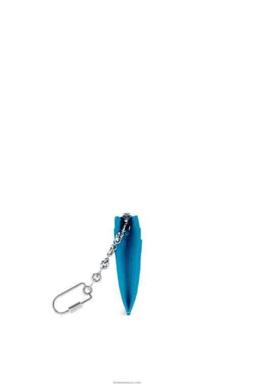 laguna azul tarjetero cuadrado con anagrama de piel de becerro granulada con cadena Loewe R8J8Z1396 mujer