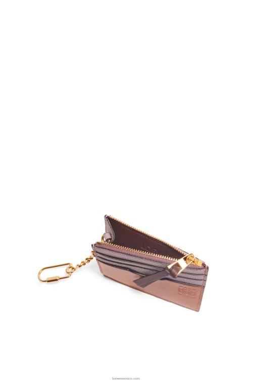 malva sucio/tostado tarjetero cuadrado de suave piel de becerro graneada con cadena Loewe R8J8Z1365 mujer