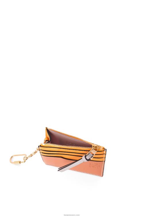 mandarina/arrecife de coral tarjetero cuadrado de suave piel de becerro graneada con cadena Loewe R8J8Z1380 mujer