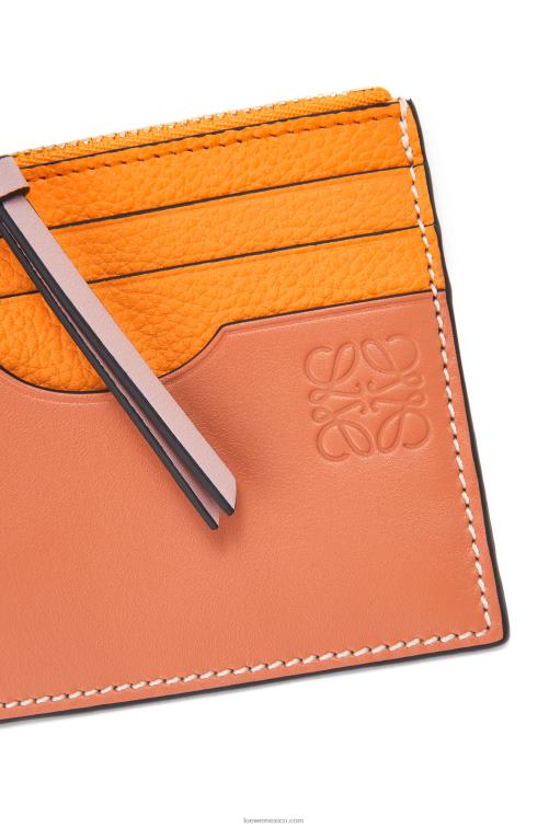 mandarina/arrecife de coral tarjetero cuadrado de suave piel de becerro graneada con cadena Loewe R8J8Z1380 mujer