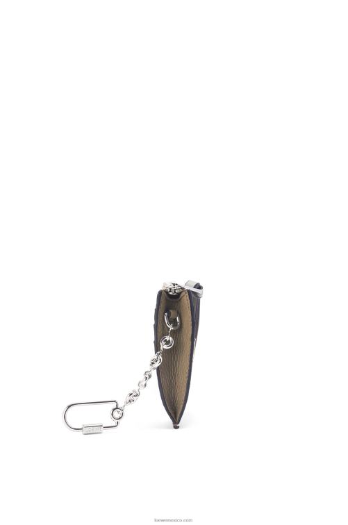 verde laurel/ocre tarjetero cuadrado de suave piel de becerro graneada con cadena Loewe R8J8Z1382 mujer