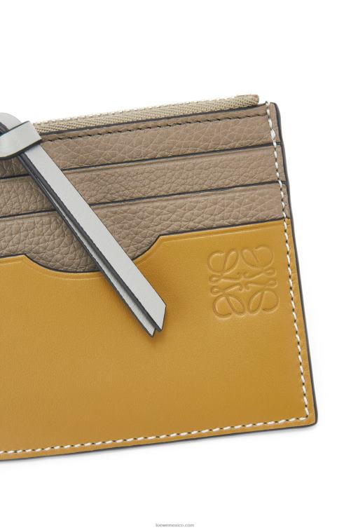verde laurel/ocre tarjetero cuadrado de suave piel de becerro graneada con cadena Loewe R8J8Z1382 mujer