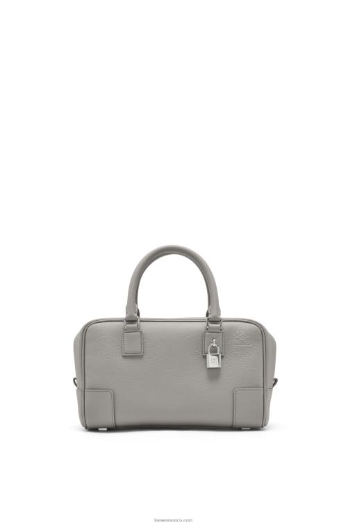Perla gris Bolso amazona 23 de suave piel de becerro graneada Loewe R8J8Z133 mujer