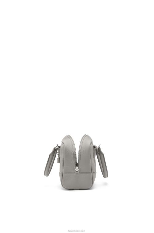 Perla gris Bolso amazona 23 de suave piel de becerro graneada Loewe R8J8Z133 mujer