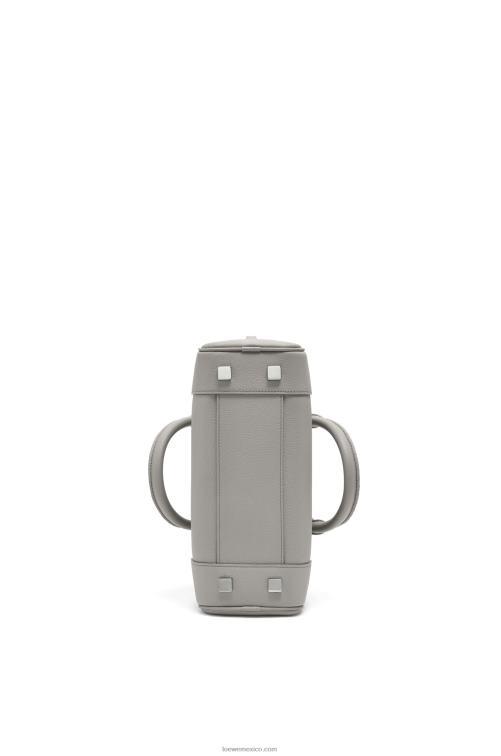 Perla gris Bolso amazona 23 de suave piel de becerro graneada Loewe R8J8Z133 mujer