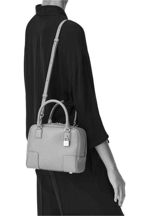 aguacate verde Bolso amazona 19 cuadrado de piel de becerro napa Loewe R8J8Z166 mujer