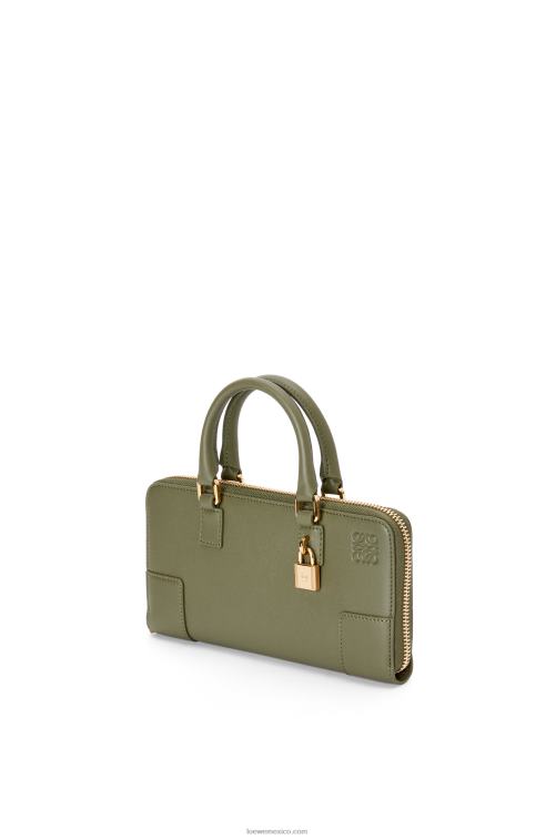 aguacate verde bolsito amazona de napa de becerro Loewe R8J8Z281 mujer