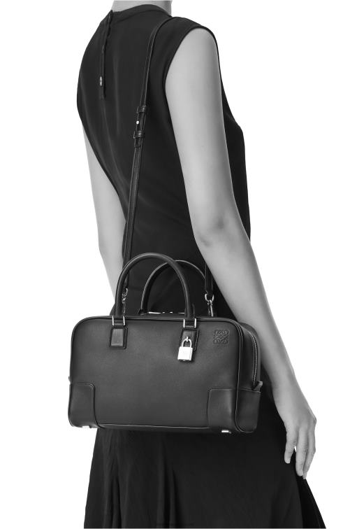 aguacate verde bolso amazona 28 de piel de becerro napa Loewe R8J8Z156 mujer