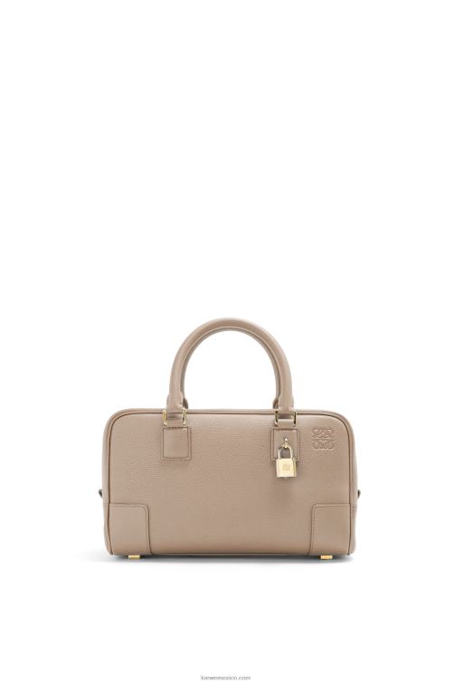 arena Bolso amazona 23 de suave piel de becerro graneada Loewe R8J8Z154 mujer