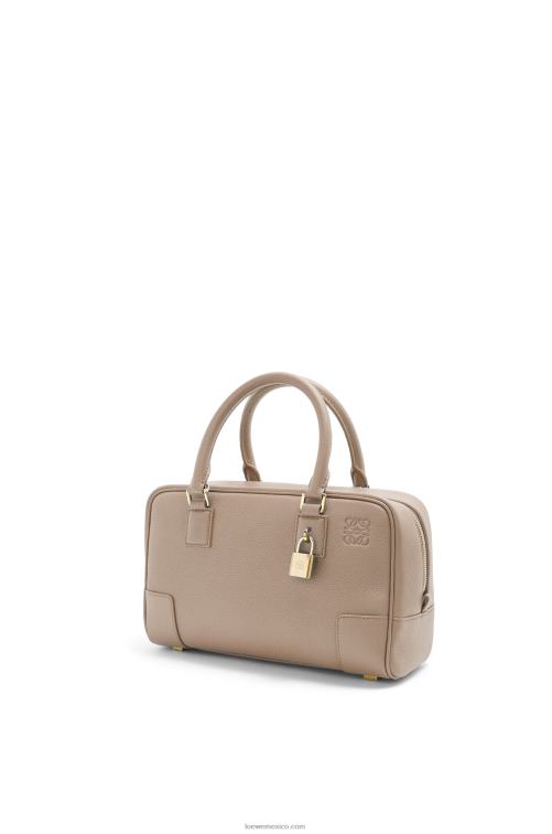 arena Bolso amazona 23 de suave piel de becerro graneada Loewe R8J8Z154 mujer