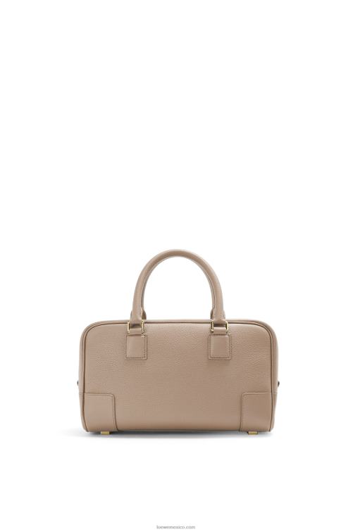 arena Bolso amazona 23 de suave piel de becerro graneada Loewe R8J8Z154 mujer