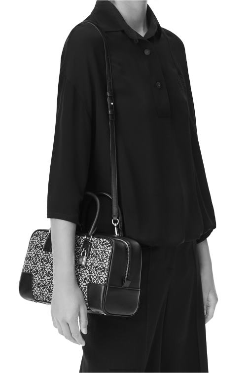 azul marino/negro Bolso amazona 28 de jacquard anagrama y piel de becerro Loewe R8J8Z168 mujer