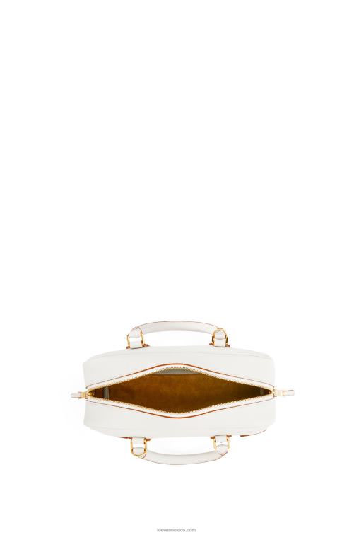 blanco suave Bolso amazona 23 de suave piel de becerro graneada Loewe R8J8Z151 mujer