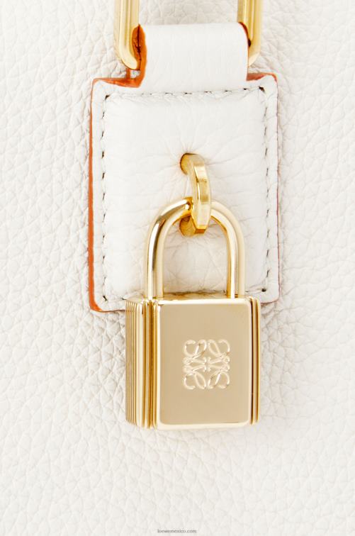 blanco suave Bolso amazona 23 de suave piel de becerro graneada Loewe R8J8Z151 mujer