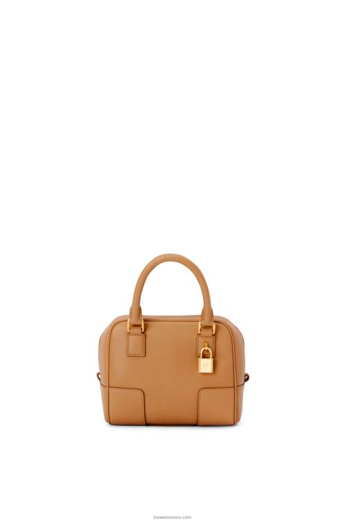 cálido desierto Bolso amazona 16 cuadrado de piel de becerro napa Loewe R8J8Z164 mujer