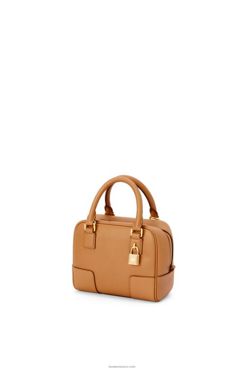 cálido desierto Bolso amazona 16 cuadrado de piel de becerro napa Loewe R8J8Z164 mujer
