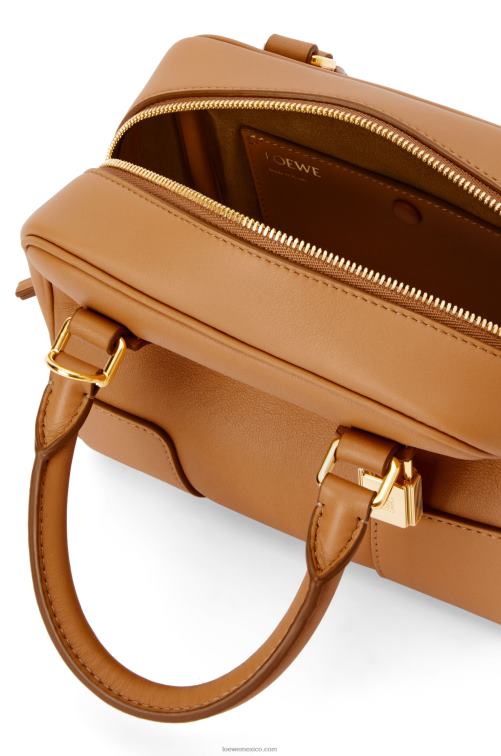 cálido desierto Bolso amazona 16 cuadrado de piel de becerro napa Loewe R8J8Z164 mujer