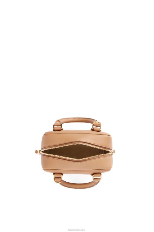 cálido desierto Bolso amazona 16 cuadrado de piel de becerro napa Loewe R8J8Z164 mujer