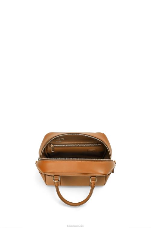cálido desierto Bolso amazona 19 cuadrado de piel de becerro napa Loewe R8J8Z167 mujer
