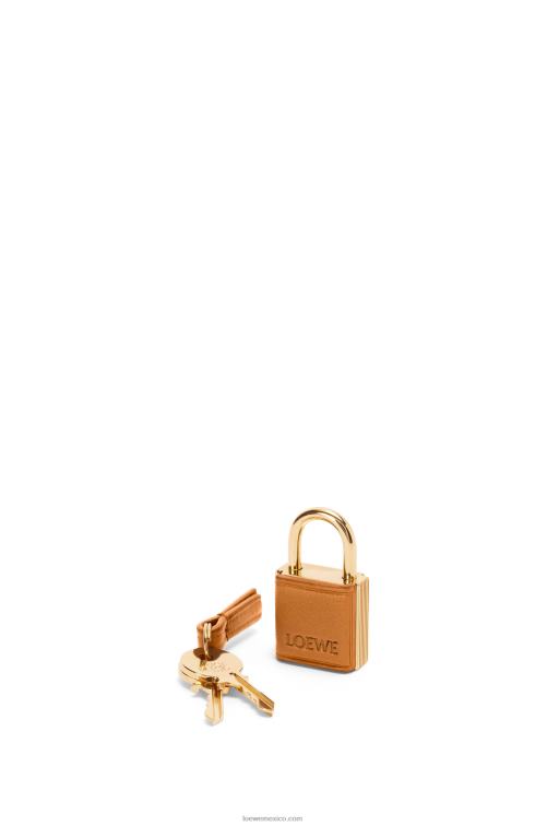 cálido desierto bolso amazona 28 de piel de becerro napa Loewe R8J8Z138 mujer