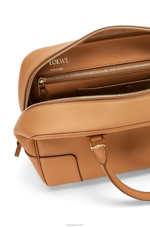 cálido desierto bolso amazona 28 de piel de becerro napa Loewe R8J8Z138 mujer