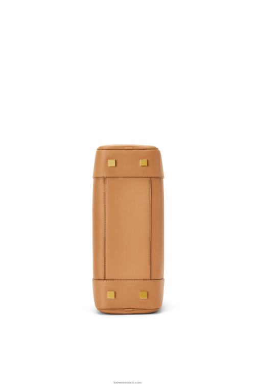 cálido desierto bolso amazona 28 de piel de becerro napa Loewe R8J8Z138 mujer