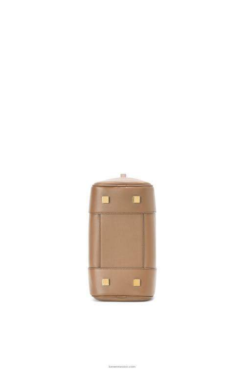 color visón Bolso amazona 19 cuadrado de piel de becerro napa Loewe R8J8Z170 mujer