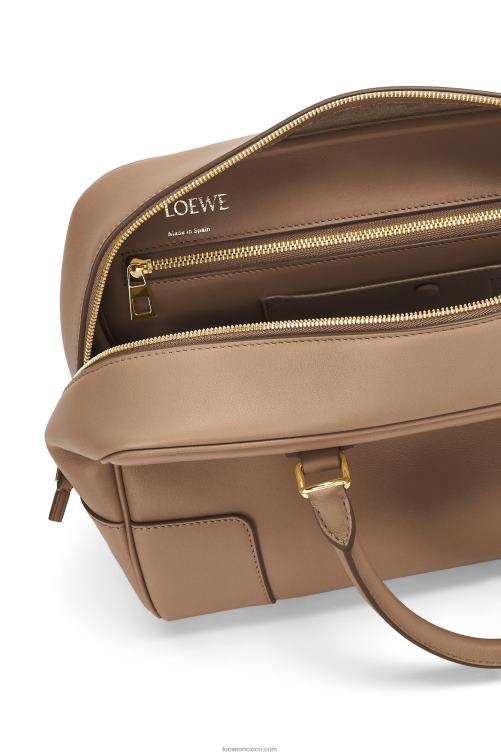 color visón bolso amazona 28 de piel de becerro napa Loewe R8J8Z169 mujer