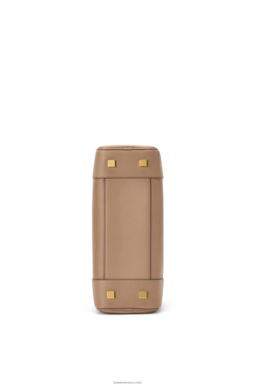 color visón bolso amazona 28 de piel de becerro napa Loewe R8J8Z169 mujer