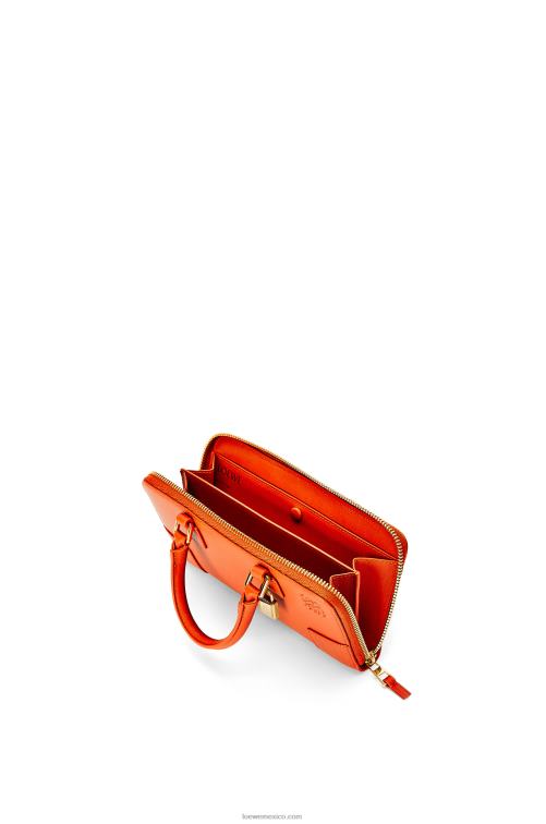 naranja bolsito amazona de napa de becerro Loewe R8J8Z283 mujer