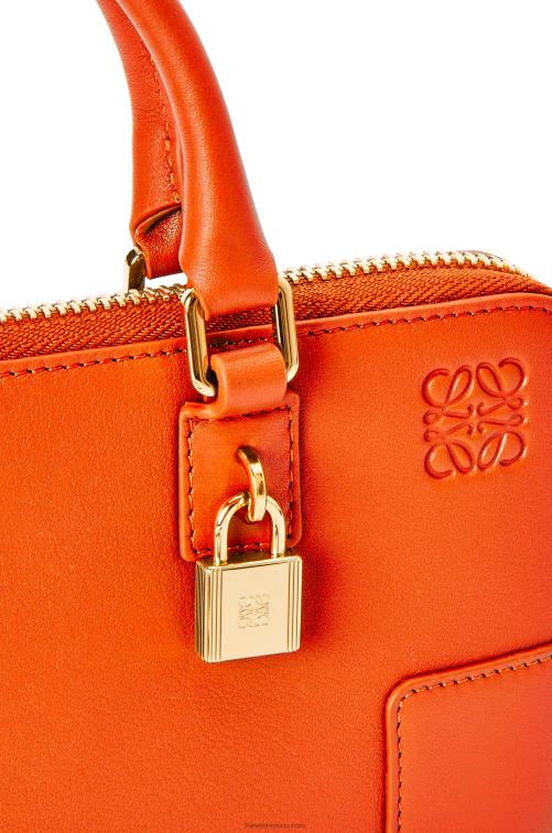 naranja bolsito amazona de napa de becerro Loewe R8J8Z283 mujer