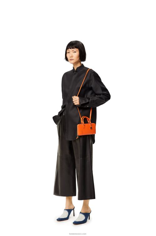 naranja bolsito amazona de napa de becerro Loewe R8J8Z283 mujer