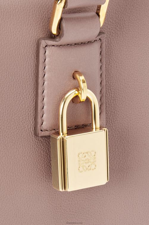 rubor oscuro bolso amazona 28 de piel de becerro napa Loewe R8J8Z174 mujer