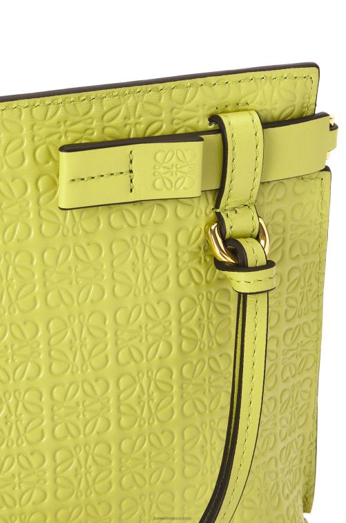 amarillo lima bolso de mano mini con estampado de camiseta de piel de becerro de seda repujada Loewe R8J8Z556 mujer