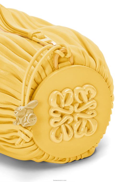 glaseado amarillo pálido bolsito pulsera en napa plisada Loewe R8J8Z602 mujer