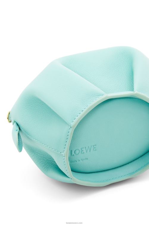 menta fresca bolso hipopótamo en piel de becerro clásica Loewe R8J8Z392 mujer