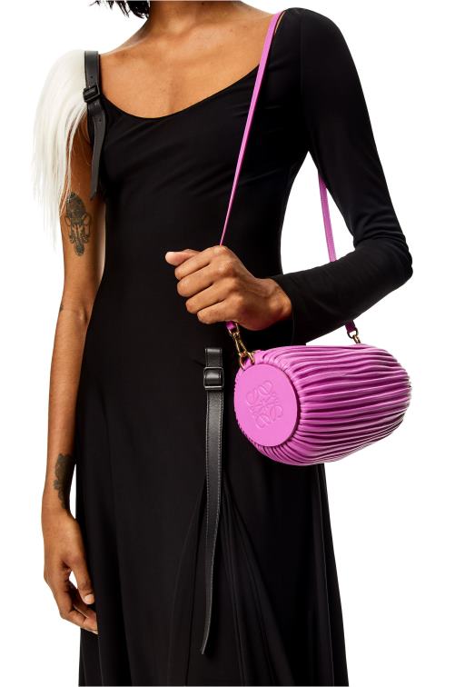 púrpura brillante bolsito para pulsera de piel de becerro napa Loewe R8J8Z598 mujer