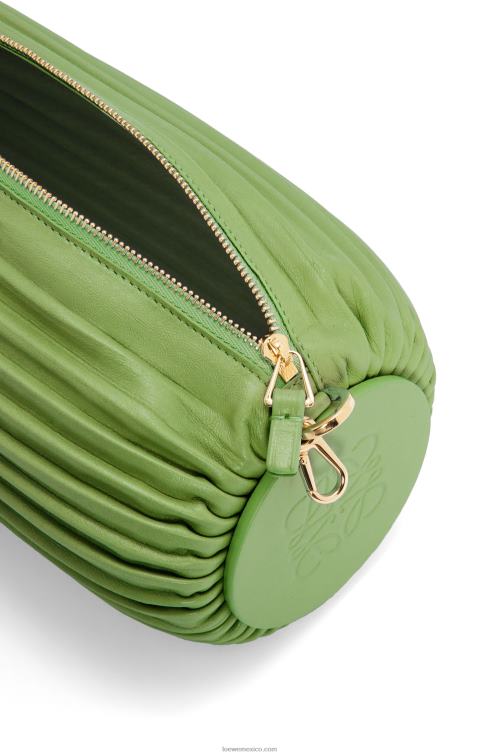 primavera verde bolsito pulsera en napa plisada Loewe R8J8Z399 mujer