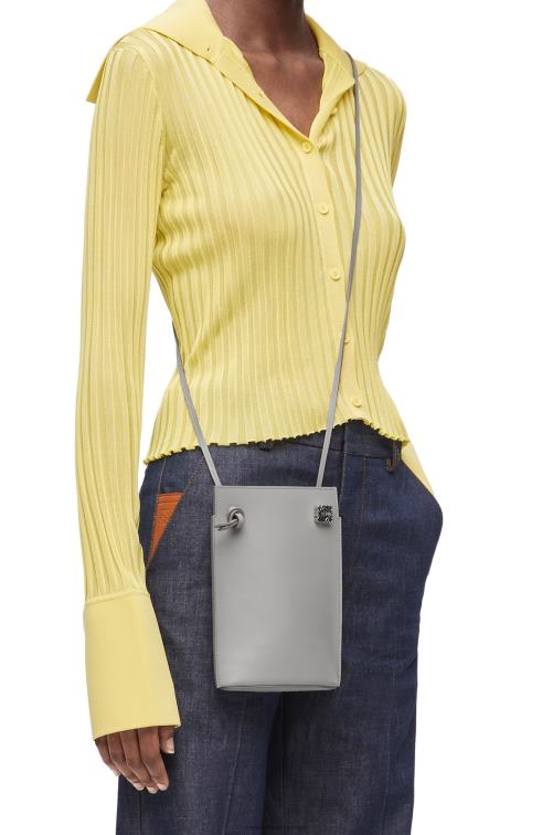 Perla gris bolsillo para dados en piel de becerro clásica Loewe R8J8Z572 mujer