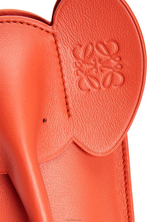 amanecer naranja bolsillo de elefante en piel de becerro clásica Loewe R8J8Z579 mujer