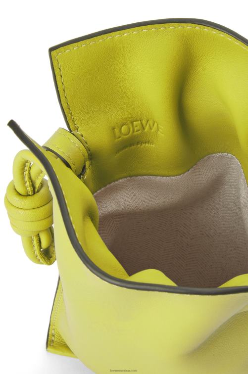 amarillo lima bolsillo flamenco de piel de becerro napa Loewe R8J8Z294 mujer