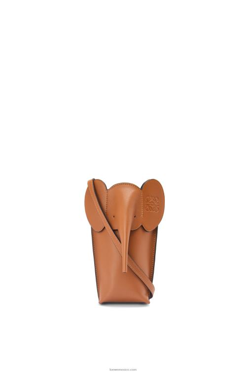 broncearse bolsillo de elefante en piel de becerro clásica Loewe R8J8Z596 mujer