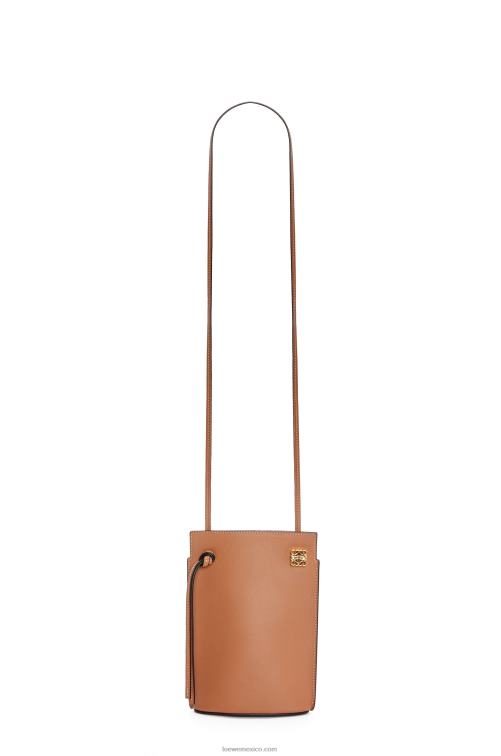 broncearse bolsillo para dados en piel de becerro clásica Loewe R8J8Z620 mujer
