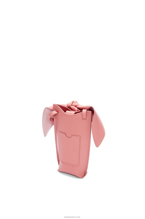 flor de durazno bolsillo de conejito en piel de becerro clásica Loewe R8J8Z621 mujer